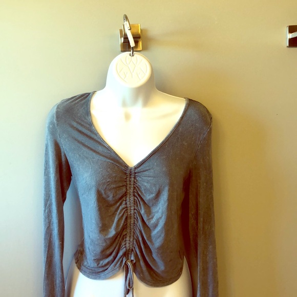 American Eagle Bluish gray shirt
